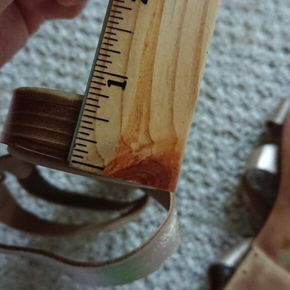 Saks Fifth Avenue COLLECTION Leather Strap Sandals size 7 - Picture 8 of 10